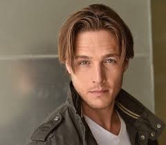 File:Matt Pratt American film, television and stage actor,.png