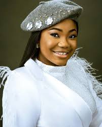 South African singer and songwriter Zahara has said that fame and  popularity were not her goals when she decided to be an artiste. According  to her, she wanted to write music to