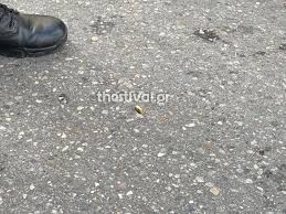 Σε οπαδικές διαφορές αποδίδονται από τις πρώτες μαρτυρίες οι πυροβολισμοί που σημειώθηκαν το μεσημέρι της πέμπτης στο κέντρο της θεσσαλονίκης, προκαλώντας πανικό στους περαστικούς της. Ovtmza5e Hcdym