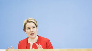 Giffey galt in der spd als die hoffnungsträgerin. Berliner Spd Zieht Ohne Koalitionsaussage In Den Wahlkampf Rbb24