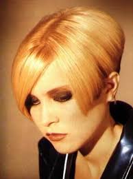 Übergangsfrisuren von kurz auf lang. Ist Es Schwierig Einen Kurzhaarschnitt Wieder Lang Wachsen Zu Lassen Haare Frisur Friseur