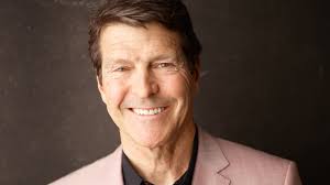 Alan Eagle's Instagram, Twitter & Facebook