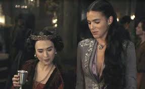 Fizemos a análise dos figurinos da princesa catarina (bruna marquezine) de deus salve o rei veja os looks da vilã e entenda a moda mediev. Bruna Marquezine Relembra Cena De Deus Salve O Rei Ao Lado De Tata Werneck E Fas Especulam Sua Volta As Novelas Notas Glamurama