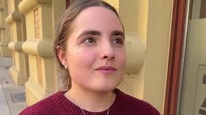 Bundestagswahl 2025: So blicken junge Wähler auf Migration, Wehrpflicht &  Co.