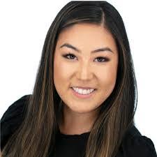 Lisa Bartos's Instagram, Twitter & Facebook