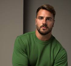 About hosted by jay du temple, occupation double follows the romantic lives of young men and women who all have one thing in common: David Pineau Exclu Des Candidats A Occupation Double Journal Le Soir