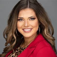 Kari Kiker's Instagram, Twitter & Facebook