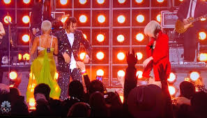 Miley Cyrus Has Accidental Nipple Slip During NBCs New Years Eve Special