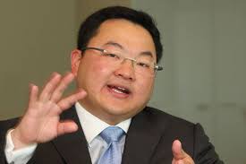 Datuk shahrol joined accenture in 1995 and built his career in business consulting through projects in various industries such as government, financial services and oil & gas. 1mdb Case Ex Ceo Wary Of Jho Low When Probe Started The Mole