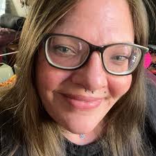 Mate, you're not a chicken.” 😂🐔 Does anyone else have a pet who does  strange things? 📷: Cassie Alexander