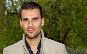 Kim Wigaard forteller at Ingrid fra Demenskoret har gått bort