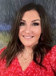 Tracy Lear's Instagram, Twitter & Facebook