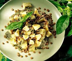 Incorporer le feta (si vous en utilisez) et mélanger à nouveau. Lentilles Et Pommes De Terre Au Pistou Betty Bossi