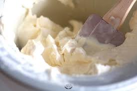 Mystere Glace Glace Vanille Meringue Et Pralin Recette En 2020 Mystere Glace Glace Vanille Alimentation