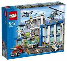 Los Lego City Son Unos De Los Mas Deseados Por Grandes Y Peqenos Sin Duda El Lego 60047 La Comisaria De Polici Estacion De Policia Lego City Policia Comisaria