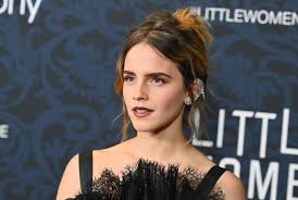 Emma charlotte duerre watson was born in paris, france, to british parents, jacqueline luesby and chris watson, both lawyers. 3duaneo Ops1dm