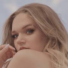 Sapphire (Pop Singer)