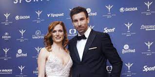 Klara koukalova's official facebook page. Gabriela Koukalova Mizely Jeji Penize Na Ucty Exmanzela Cnn Prima News
