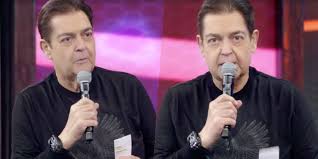 Durante o domingão do faustão, o apresentador de 70 anos de idade afirmou que emagreceu cerca de 26 quilos. Apos Anuncio De Demissao Faustao Aparece Completamente Diferente E Choca A Web