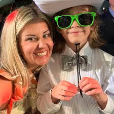 Abbey Bounds's Instagram, Twitter & Facebook