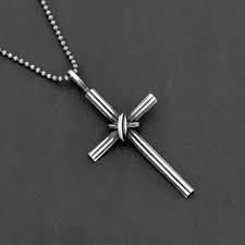 Collier en argent avec croix