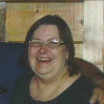 Melinda Benoit's Instagram, Twitter & Facebook