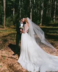 Usmagazine.com zufolge fand die hochzeit im engsten kreis von familie. Model Hochzeiten Die Brautkleider Von Miranda Kerr Kate Moss Co Vogue Germany