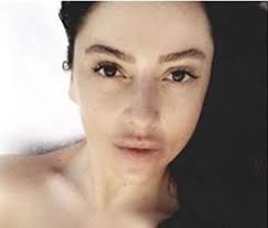 Maybe you would like to learn more about one of these? Hadise Makyajsiz Halini Paylasti Keske Paylasmasaydi Ucankus