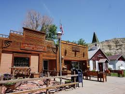 The outdoor amphitheatre comes alive with the sights and sounds of the. Why You Need To Stay More Than One Night In Medora North Dakota Look About Lindsey Travel And Lifestyle Blog