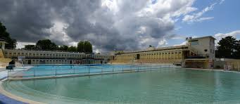 Dans L Ex Bassin Minier Une Piscine Publique Joyau De L Art Deco Le Point