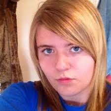 Chloe fields (@chloejfields)