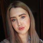 Barbara Dille's Instagram, Twitter & Facebook