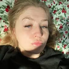 Delia Daniels's Instagram, Twitter & Facebook