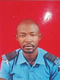 السلام عليكم ورحمة الله وبركتو انا ابو بكر جمال شرف الدين هزاي صورة الوالد  جمال شرف الدين زين الدين مفقود ليهو ٩ سنه الراجو من يتعرف الي هزاء الشخص  الاتصال في الرقم