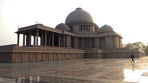 For those unaware, mayawati had indulged on a statue building spree ever since she became the cm. Rashtriya Dalit Prerna Sthal Green Garden Noida Up Youtube