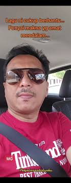 Ku sudah mencoba...Tuk berikan Bunga....Ku sudah berjuang...dan bertahan  karna cinta.... Sadar aku sadar.... Aku ini siapa... Orang biasa... yang  tak pantas dicinta.... #lagutrending #masukberandafyp ...