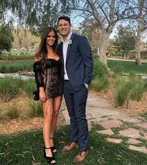 Josh allen ist ein hübscher typ und wenn wir sagen, ersie haben keine freundin, dann fragen wir uns, wie sie sich fühlen würden. Josh Allen S Girlfriend Brittany Williams Wife Bio