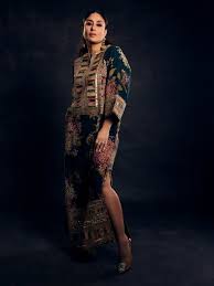 Last night, Kareena Kapoor Khan wore a Sabyasachi kaftan inspired by  bustling bazaars and flea markets | Vogue India
