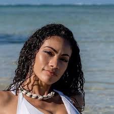 Danielle Gray (@daniellegrayfit)