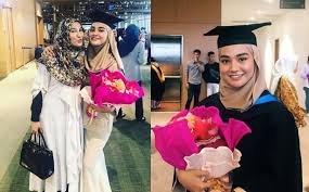 We did not find results for: Kongsi Gambar Konvokesyen Anak Ramai Offer Diri Mahu Jadi Menantu Lisdawati Amboi Gempak