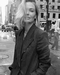 Her beauty brand the base has grown solidly, she graced the cover of harper's bazaar australia, and perhaps most importantly, gave. Lara Worthington Verified Page Facebook