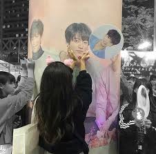 صور انمي متحركة جميلة مجموعة من صور الانمي المتحركة بصيغة gif رياكشن و تعابير مختلفة و منوعة , مقتبسة من عدة مسلسلات انمي منوعة , الصور بدقة عالية hd ومتناسبة مع جميع المواقع و الاجهزة , اتمنى انك تلاقى الصورة الي تبحث عنها. 290 Bts Army Girl Boy Ideas Army Girl Bts Army Army