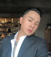 Anh tham gia vào trong cộng đồng underground vào năm 2008. Rapper Binz Thá»i ChÆ°a Ná»•i Tiáº¿ng Giáº£i Tri