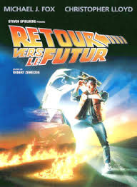 En 1985, le jeune lycéen marty mcfly voyage dans le temps, revenant en 1955 via une voiture delorean créée par le professeur emmett brown qui a été assassiné. Retour Vers Le Futur Wiki Doublage Francais Fandom