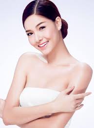 Kỳ Hân than thở não lòng vì vắng chồng cầu thủ lẫn bạn bè trong ngày sinh  nhật, Mạc Hồng Quân gửi lời chúc từ nơi xa