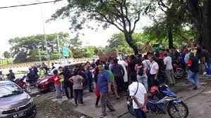 .rural areas of segambut dalam and kampung sungai penchala, the segambut constituency has a diverse population base. Kampung Segambut Permai Villagers Evicted Houses Demolished