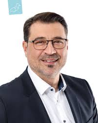 Ü𝐛𝐞𝐫 𝐝' 𝐒𝐜𝐡𝐮𝐥𝐭𝐞𝐫 𝐠'𝐬𝐜𝐡𝐚𝐮𝐭 👀 👤 Michael Stockinger