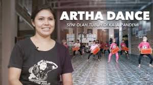 Kalau lagi jadi inem kan saya selalu bawa tas. Inem Dan Aktivitas Sanggar Tarinya Yang Berubah Karena Pandemi