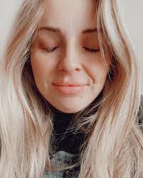 Heather Field's Instagram, Twitter & Facebook