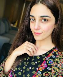 Well, we all know that makeup is the utmost reason of making them beautiful all the time. Beautiful Pictures Of Pakistani Actresses Without Makeup Reviewit Pk